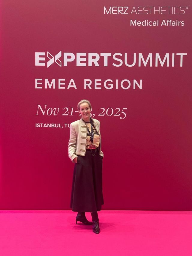 Anzeige | ✨ Little weekend throwback:  Ich war auf der Expert Summit in Istanbul – ein Event voller Insights zu Faltenbehandlung, Hautverjüngung und moderner Biostimulation.
Spannende Neuigkeiten, neue Techniken und viel Austausch mit internationalen Kolleg:innen. 🫶🏻