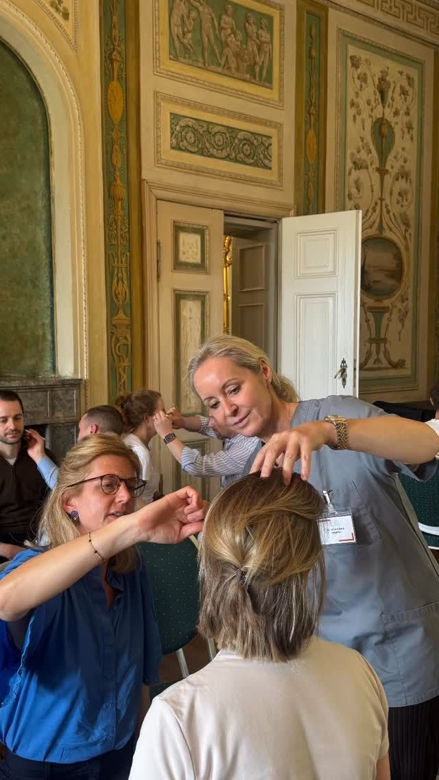 DGBT XXL-Kurs am Freitag und Samstag hab ich mit meinen lieben Kollegen Dr Julian Krichrldorf @jjps.berlin und Dr Tanja Fischer @hlcp_hautundlasercentrum 30 junge Ärzte aus ganz Deutschland im Hand-on Training die Behandlung mit Botulinum-Toxin beigebracht. Hat Spaß gemacht!
#drjulianebodo #botox #aesthetic #faltenbehandlung